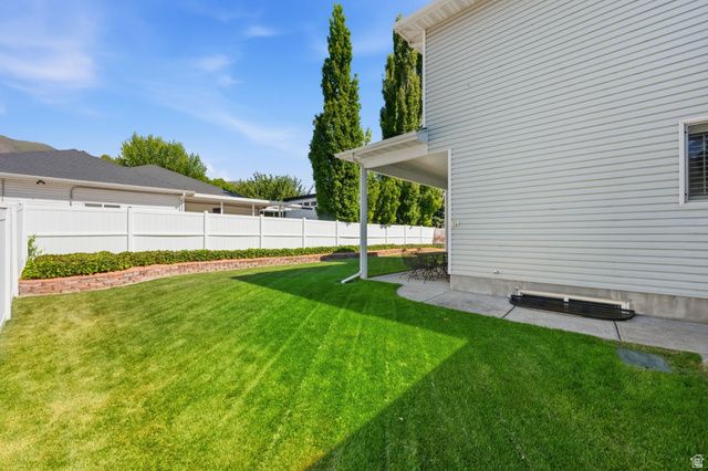914 N 400 W, Centerville, UT 84014