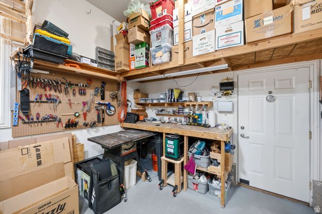 914 N 400 W, Centerville, UT 84014