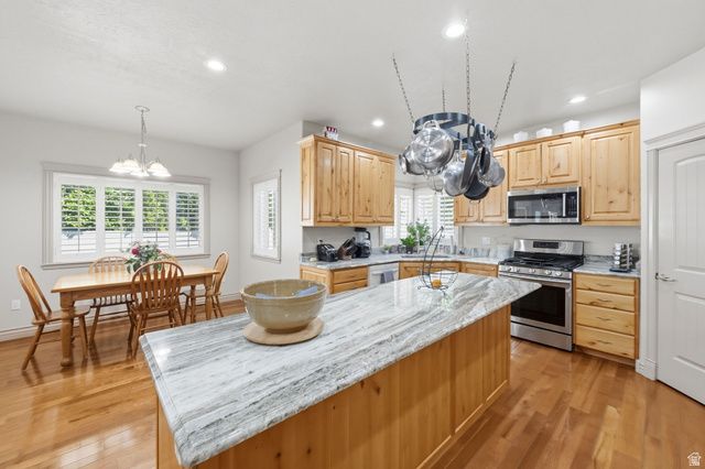914 N 400 W, Centerville, UT 84014