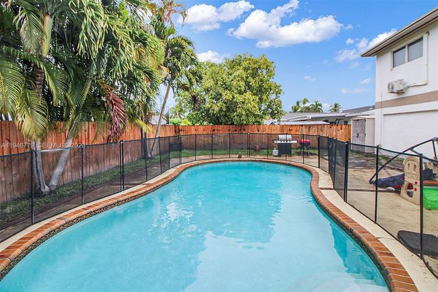 7961 SW 198th St, Cutler Bay, FL 33189