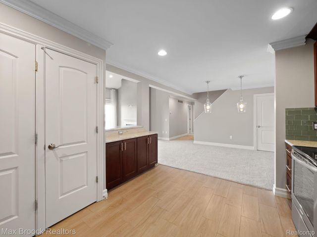 6608 MAPLE LAKES Drive, West Bloomfield Charter Township, MI 48322