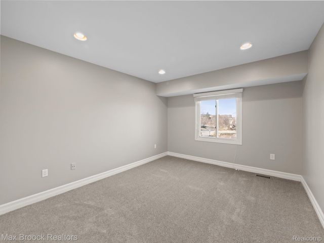 6608 MAPLE LAKES Drive, West Bloomfield Charter Township, MI 48322