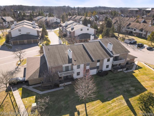 6608 MAPLE LAKES Drive, West Bloomfield Charter Township, MI 48322