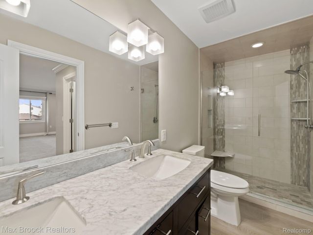 6608 MAPLE LAKES Drive, West Bloomfield Charter Township, MI 48322