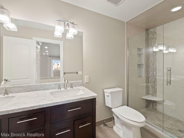 6608 MAPLE LAKES Drive, West Bloomfield Charter Township, MI 48322