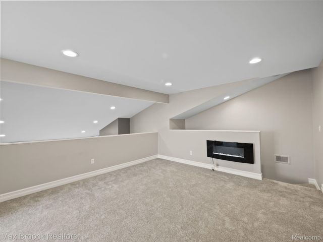 6608 MAPLE LAKES Drive, West Bloomfield Charter Township, MI 48322