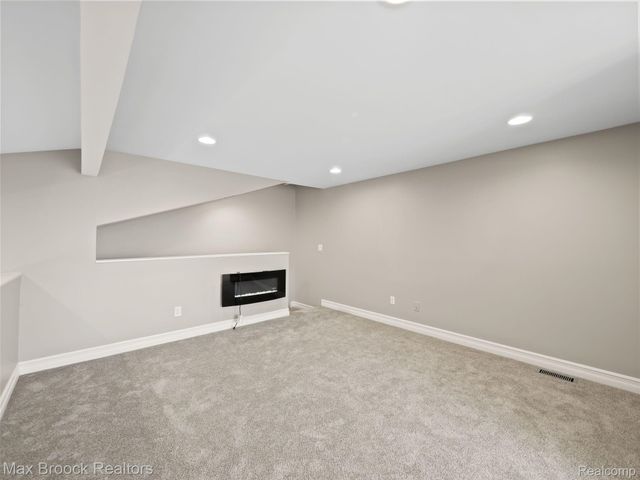 6608 MAPLE LAKES Drive, West Bloomfield Charter Township, MI 48322