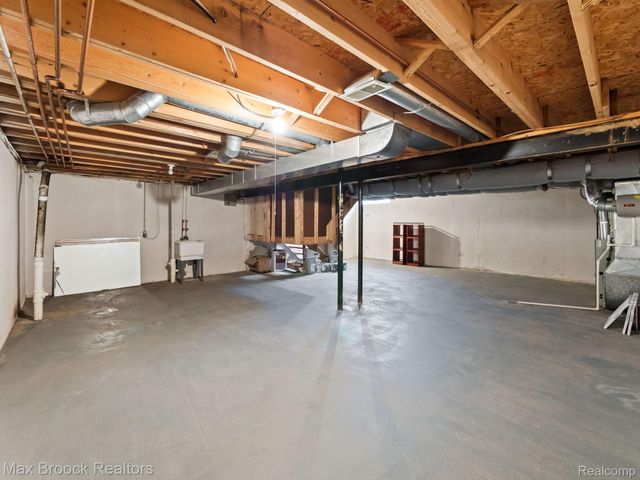 6608 MAPLE LAKES Drive, West Bloomfield Charter Township, MI 48322