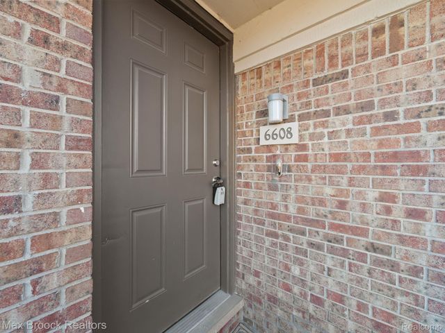 6608 MAPLE LAKES Drive, West Bloomfield Charter Township, MI 48322