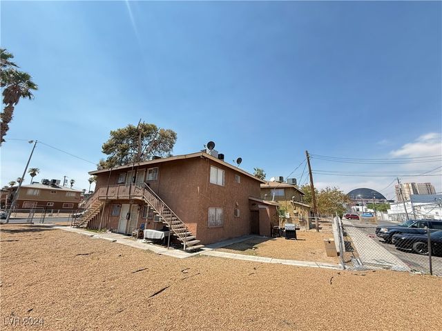 536 North Circle, Las Vegas, NV 89119