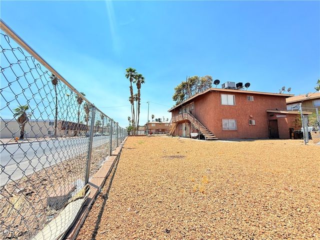 536 North Circle, Las Vegas, NV 89119