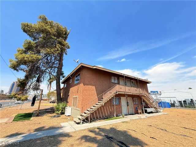 536 North Circle, Las Vegas, NV 89119