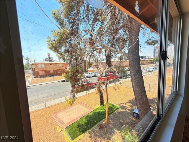 536 North Circle, Las Vegas, NV 89119