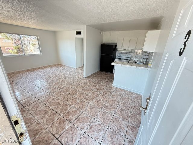 536 North Circle, Las Vegas, NV 89119