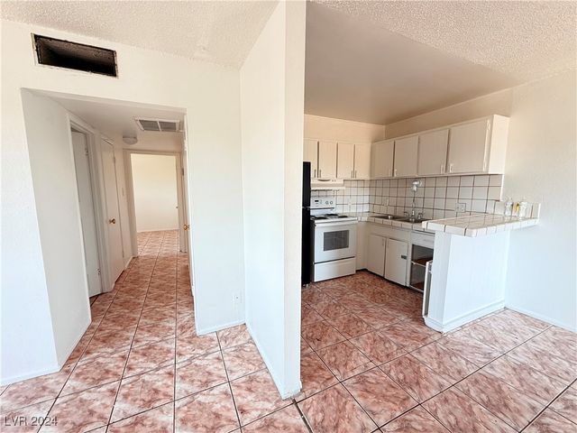 536 North Circle, Las Vegas, NV 89119