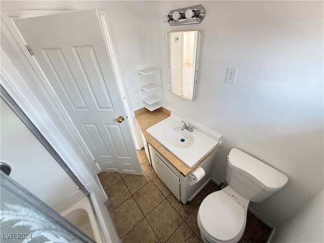 536 North Circle, Las Vegas, NV 89119