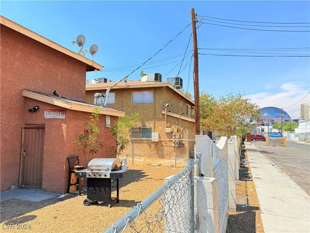 536 North Circle, Las Vegas, NV 89119