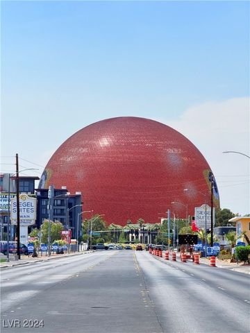 536 North Circle, Las Vegas, NV 89119