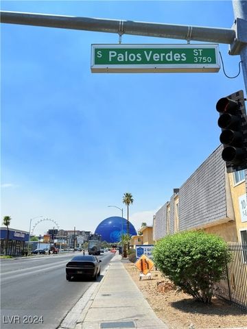 536 North Circle, Las Vegas, NV 89119