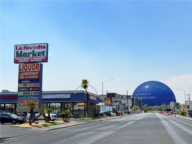 536 North Circle, Las Vegas, NV 89119