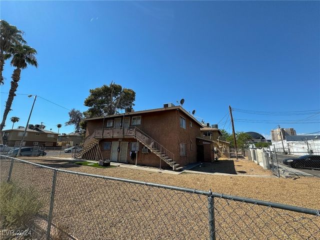 536 North Circle, Las Vegas, NV 89119