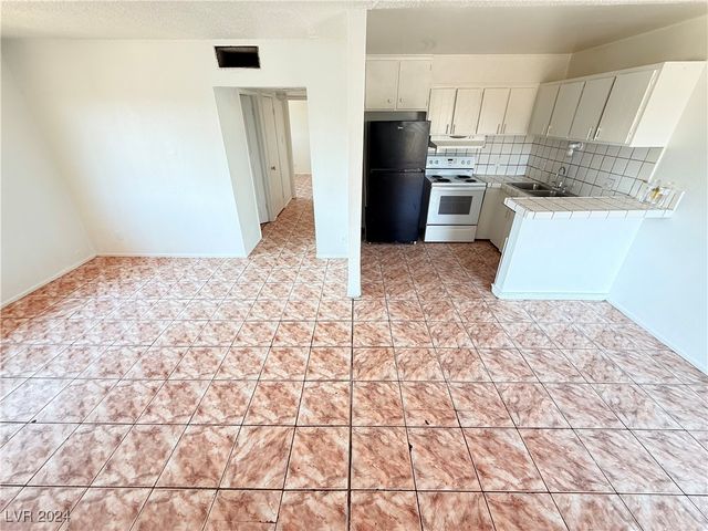 536 North Circle, Las Vegas, NV 89119