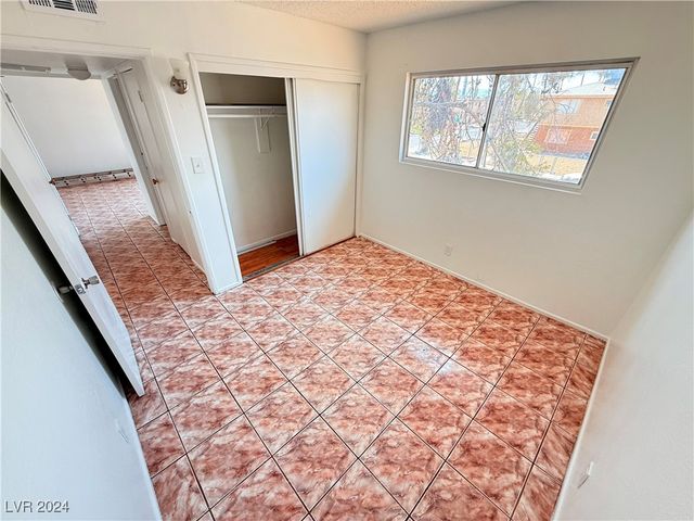 536 North Circle, Las Vegas, NV 89119