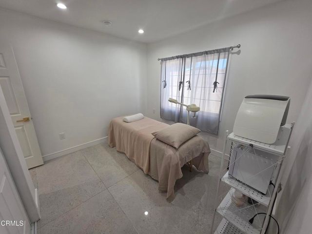 16034 San Fernando Mission Boulevard, Granada Hills, CA 91344