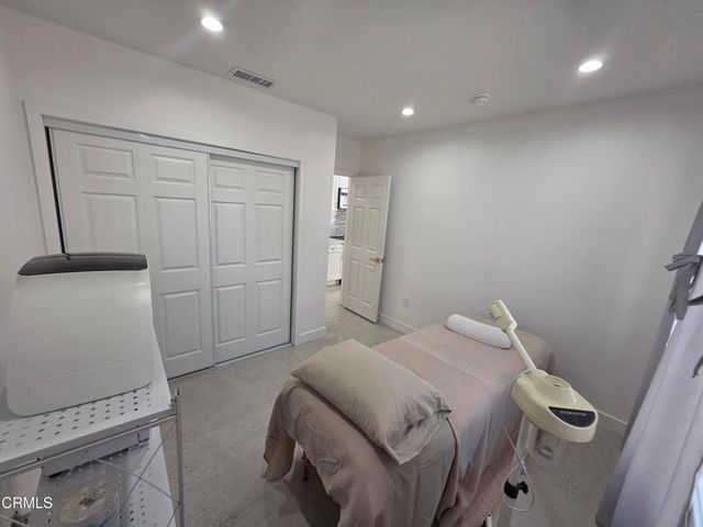 16034 San Fernando Mission Boulevard, Granada Hills, CA 91344