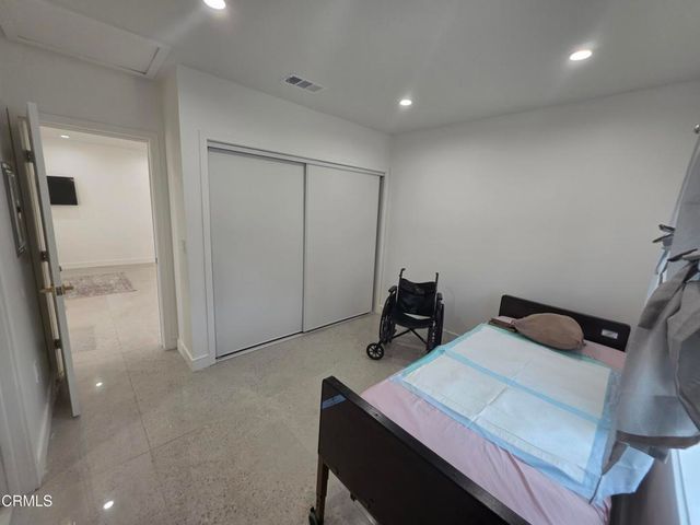 16034 San Fernando Mission Boulevard, Granada Hills, CA 91344