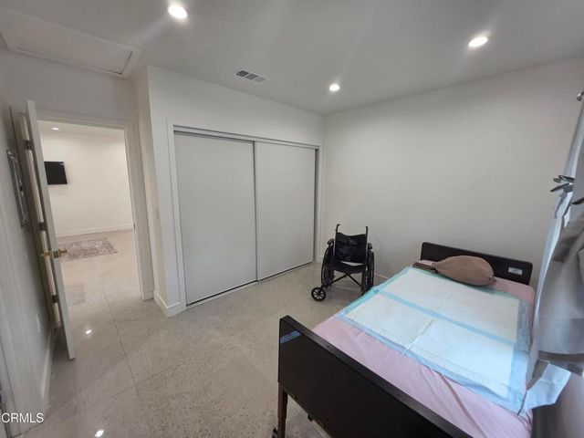 16034 San Fernando Mission Boulevard, Granada Hills, CA 91344