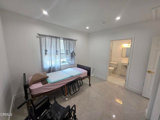 16034 San Fernando Mission Boulevard, Granada Hills, CA 91344