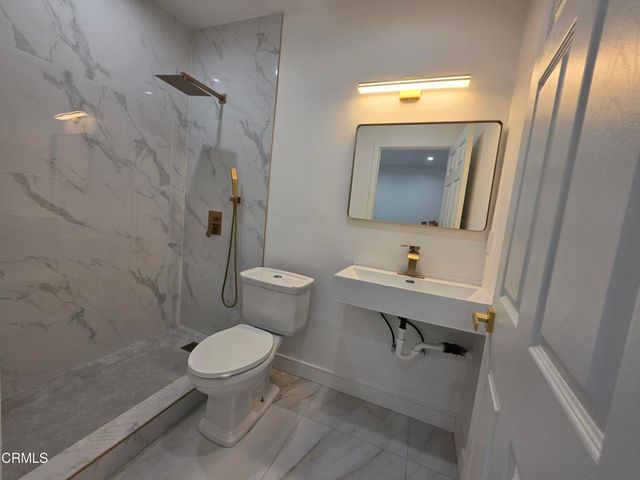 16034 San Fernando Mission Boulevard, Granada Hills, CA 91344