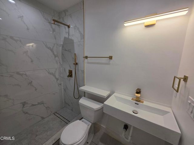 16034 San Fernando Mission Boulevard, Granada Hills, CA 91344
