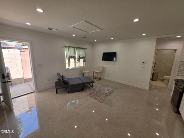 16034 San Fernando Mission Boulevard, Granada Hills, CA 91344