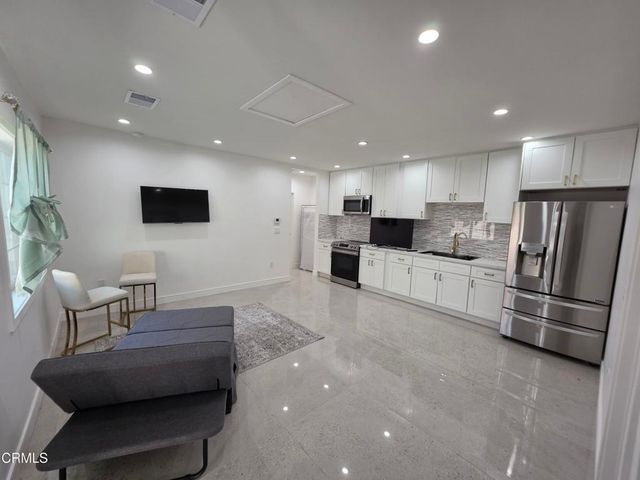 16034 San Fernando Mission Boulevard, Granada Hills, CA 91344