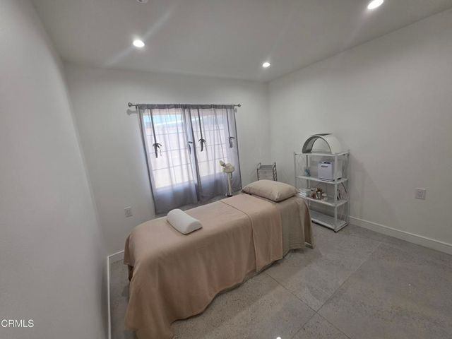 16034 San Fernando Mission Boulevard, Granada Hills, CA 91344