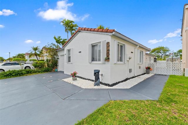 17434 SW 143rd Pl, Miami, FL 33177