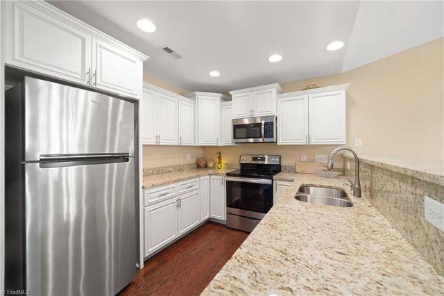 204 Oak Ridge Drive, Archdale, NC 27263