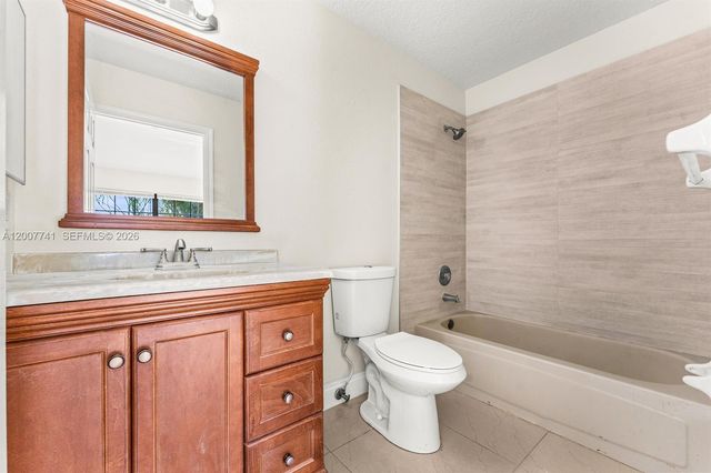 18055 W Sycamore Drive 1, Loxahatchee, FL 33470