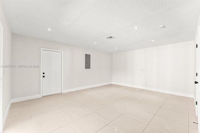 18055 W Sycamore Drive 1, Loxahatchee, FL 33470