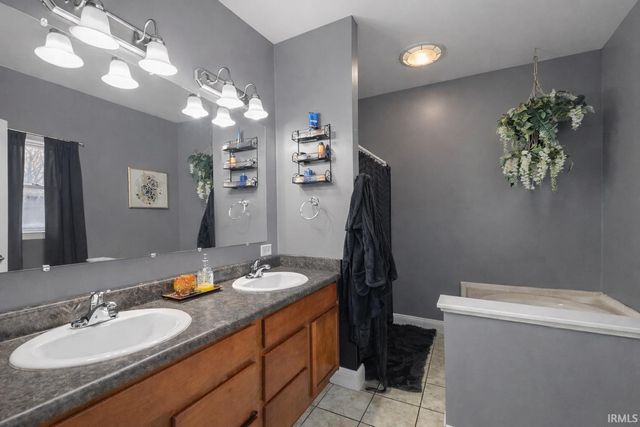 2325 N Huntington Road, Marion, IN 46952