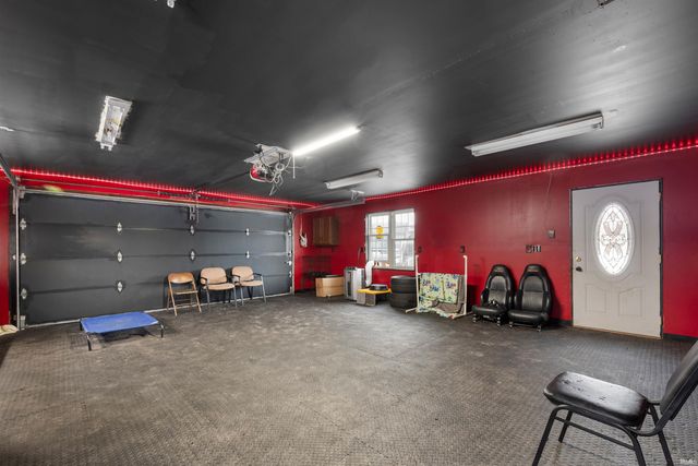 2325 N Huntington Road, Marion, IN 46952