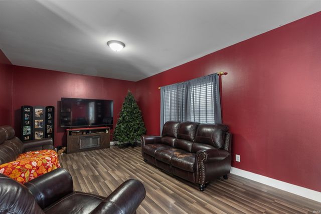 2325 N Huntington Road, Marion, IN 46952