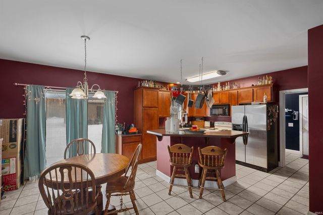 2325 N Huntington Road, Marion, IN 46952