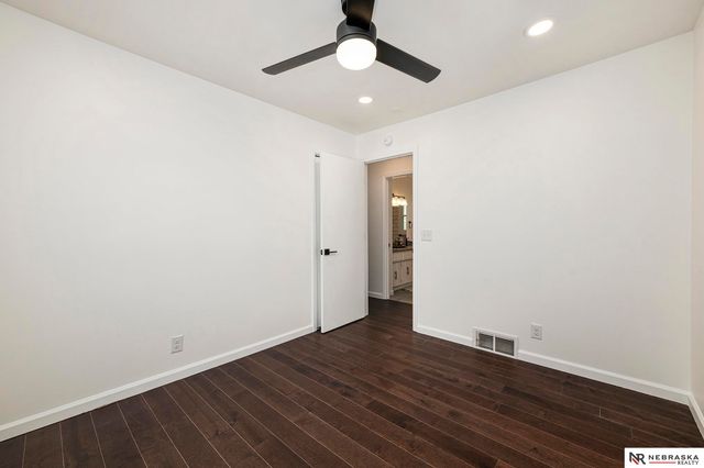 10436 M Street, Omaha, NE 68127