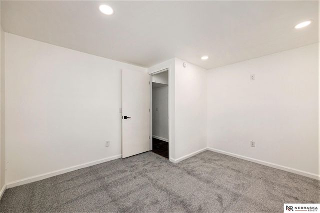 10436 M Street, Omaha, NE 68127