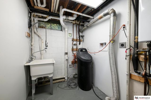 10436 M Street, Omaha, NE 68127