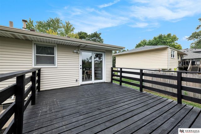 10436 M Street, Omaha, NE 68127