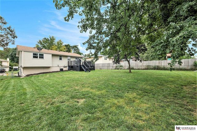 10436 M Street, Omaha, NE 68127